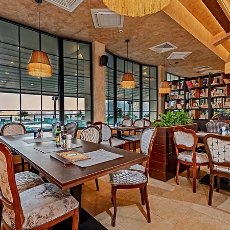 Ub Aqua Park 酒店 4*